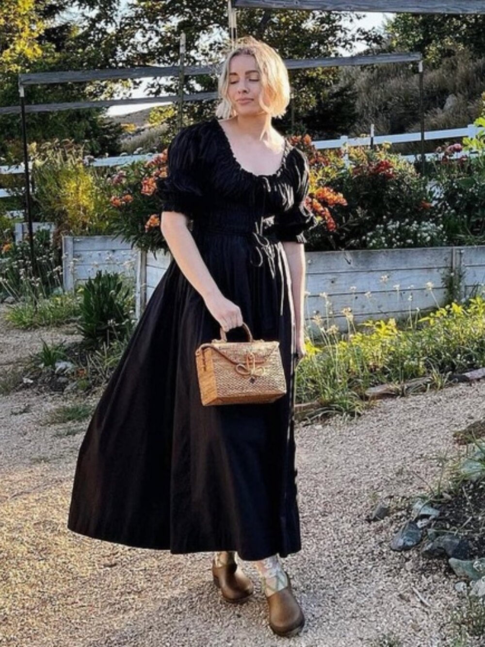 Doen Ischia Dress in Black - Picture 5 of 13